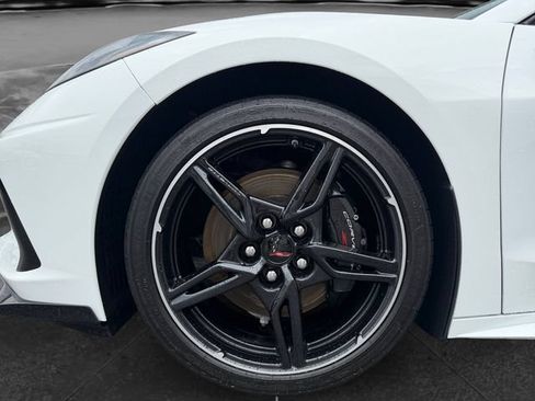 Used 2021 Chevrolet Corvette Stingray Premium Cpe w/ Z51 Performance Package RWD image 9