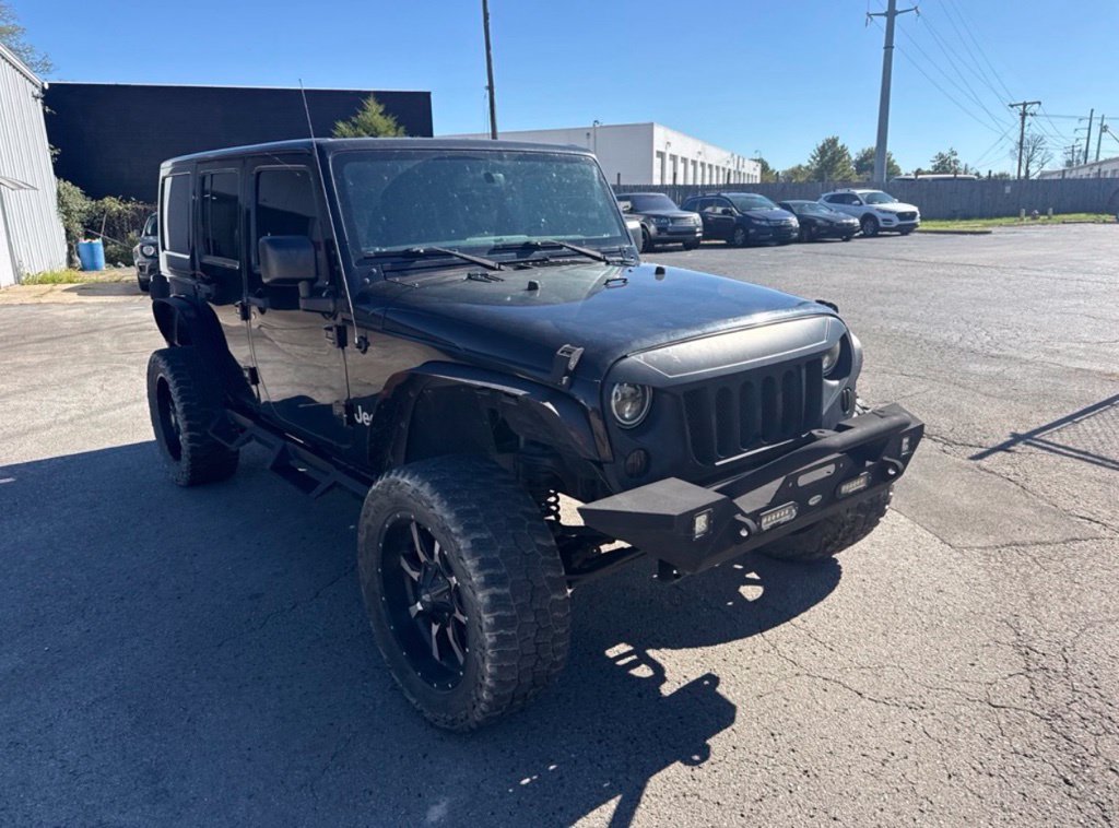 Used 2015 Jeep Wrangler Unlimited Rubicon w/ Connectivity Group AWD/4WD image 7