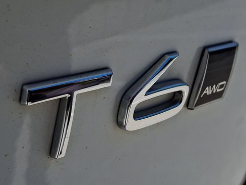 Used 2021 Volvo XC90 T6 Momentum AWD/4WD image 30