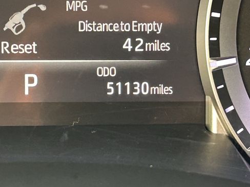 Used 2023 Toyota Highlander XLE image 29