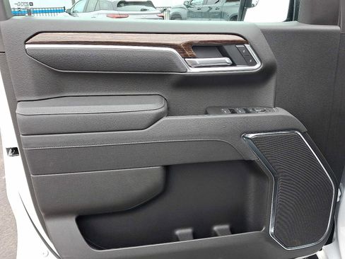 Used 2025 GMC Sierra 1500 Elevation image 12