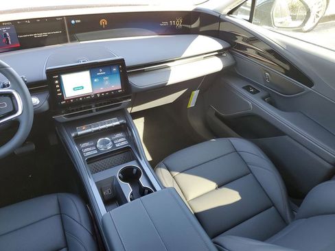 New 2026 Lincoln Nautilus Premier AWD/4WD image 16