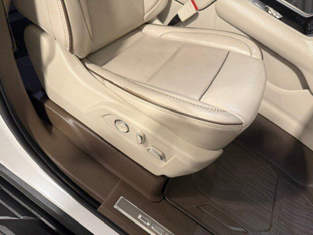 Used 2021 GMC Yukon XL Denali AWD/4WD image 11