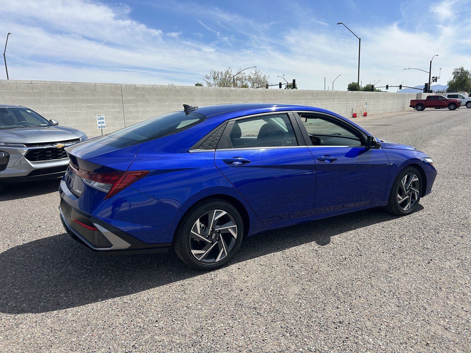 Used 2024 Hyundai Elantra Limited FWD image 5