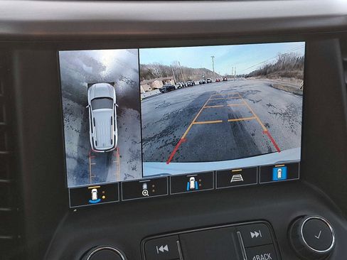 Used 2023 GMC Acadia AT4 w/ Technology Package image 19