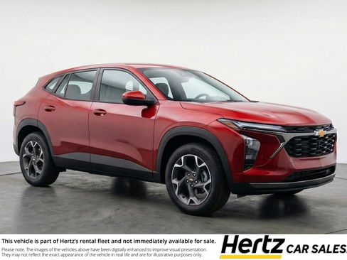 Used 2025 Chevrolet Trax LT image 1