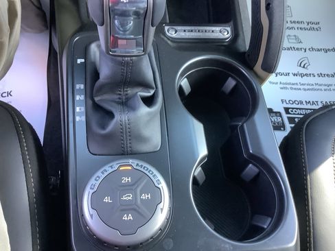 New 2025 Ford Bronco Badlands image 21