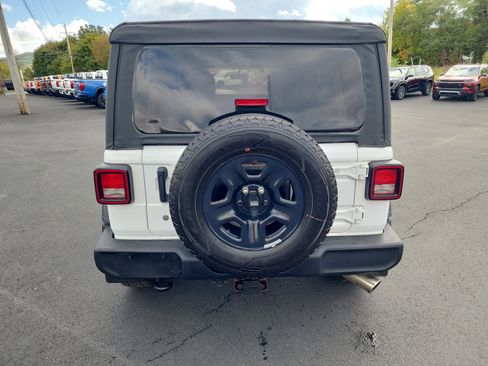Used 2021 Jeep Wrangler Unlimited Sport image 8