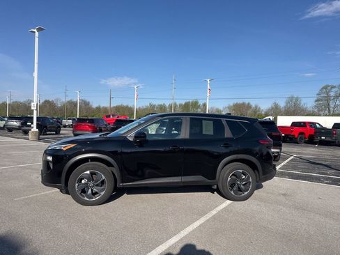 Used 2025 Nissan Rogue SV image 6