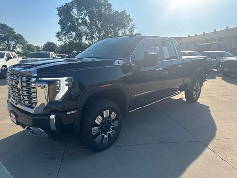 Used 2024 GMC Sierra 2500 Denali w/ Technology Package image 7