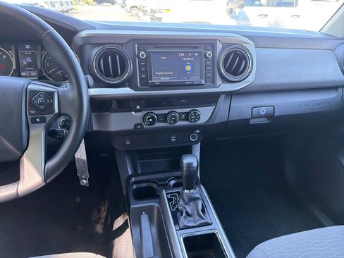 Used 2016 Toyota Tacoma SR5 w/ SR5 Appearance Package (SN) RWD image 29