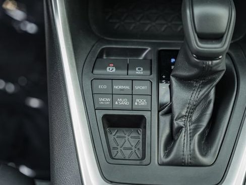 Used 2019 Toyota RAV4 LE w/ All Weather Liner Package AWD/4WD image 23