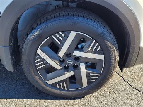 Certified 2025 Nissan Kicks SV w/ Illumination Package image 17