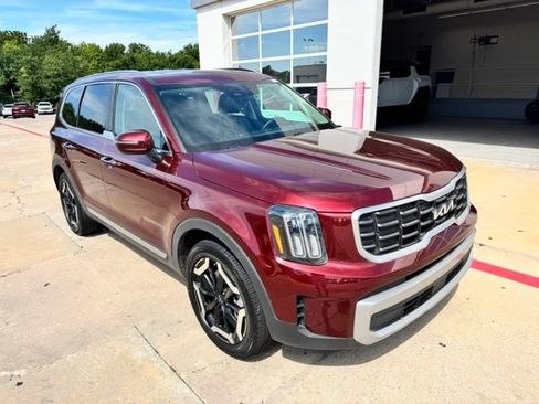 Used 2023 Kia Telluride S w/ S Sunroof Package FWD image 8
