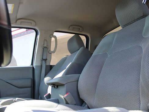 Used 2016 Nissan Frontier S RWD image 9