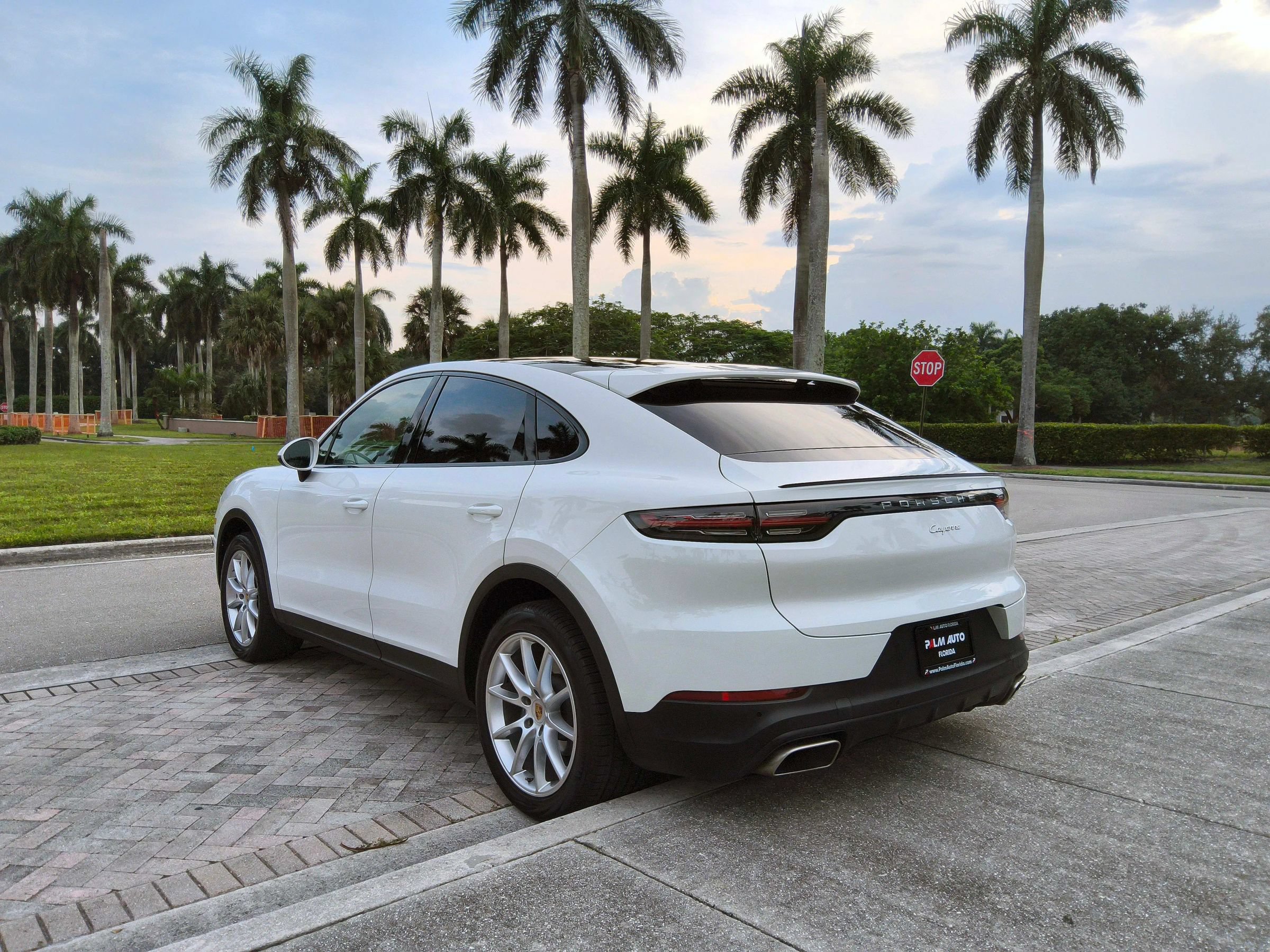 Used 2021 Porsche Cayenne Coupe AWD/4WD image 23