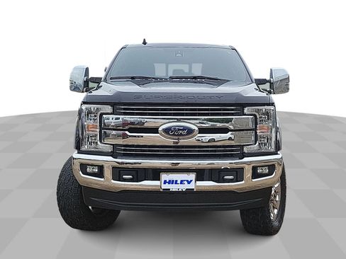 Used 2019 Ford F250 Lariat w/ Lariat Ultimate Package AWD/4WD image 3