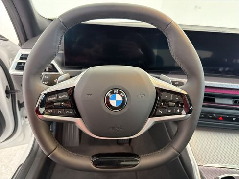 Used 2025 BMW 330i xDrive Sedan w/ Convenience Package AWD/4WD image 18