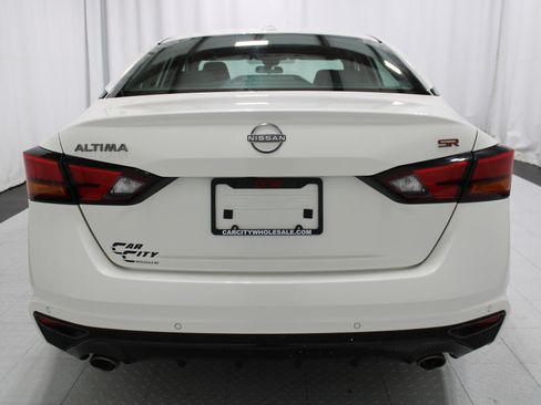 Used 2024 Nissan Altima 2.5 SR FWD image 7