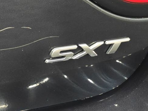 Used 2018 Dodge Charger SXT RWD image 45