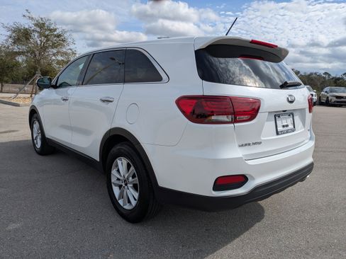 Used 2020 Kia Sorento LX image 7