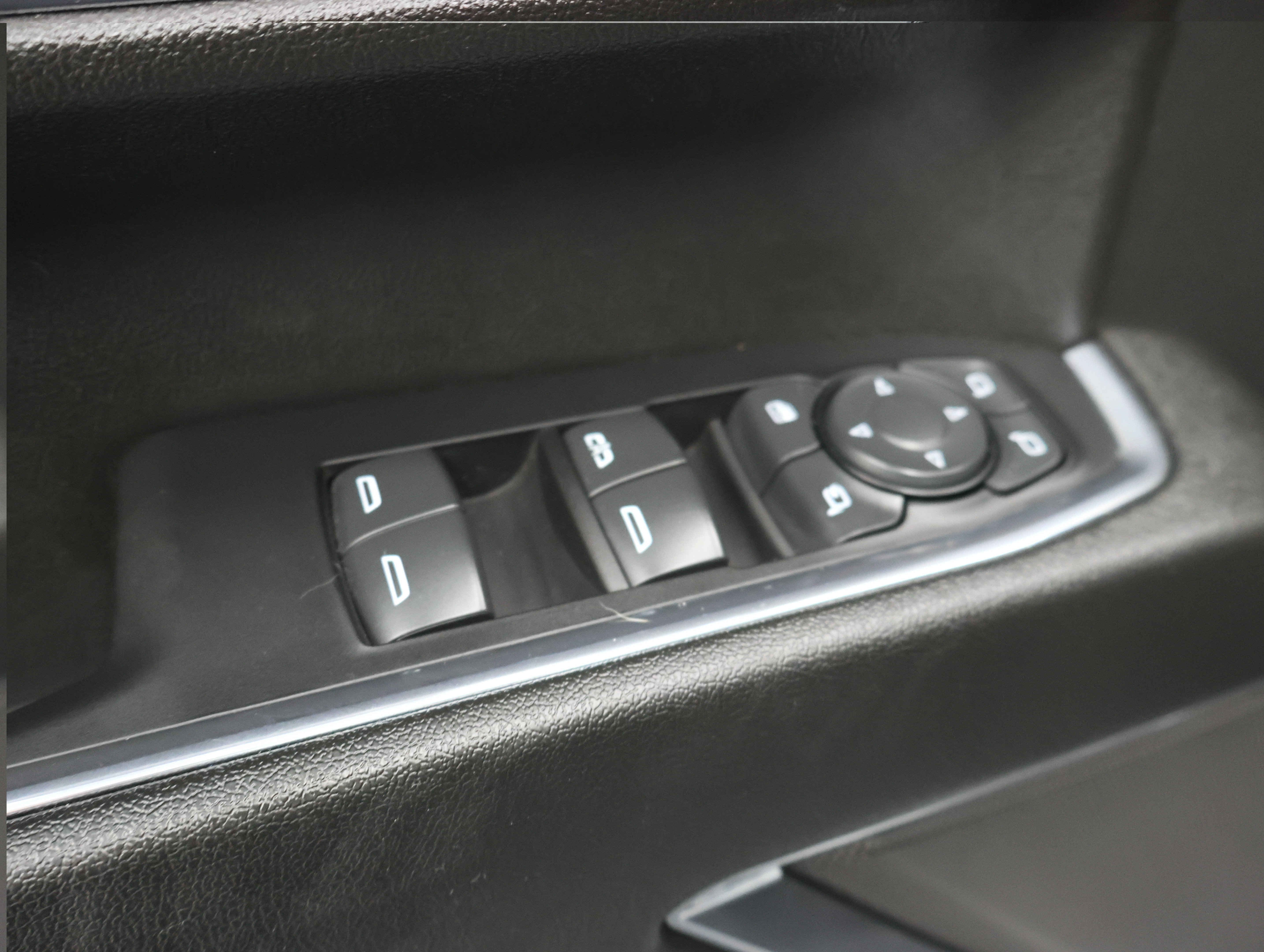 Used 2024 Chevrolet Silverado 2500 LT AWD/4WD image 48