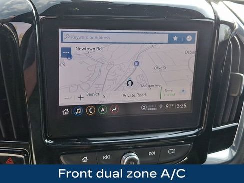 Used 2023 Chevrolet Traverse LT w/ LT Premium Package image 9