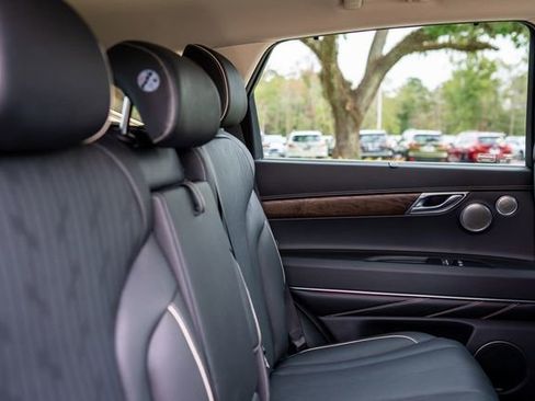 Used 2023 Genesis GV80 2.5T w/ Prestige Package image 9