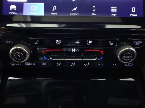 Used 2022 Jeep Grand Cherokee L Summit w/ Advanced Protech Group IV AWD/4WD image 63