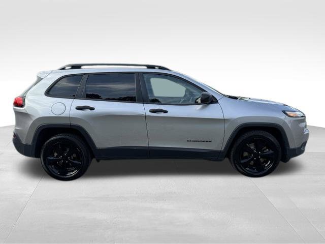 Used 2017 Jeep Cherokee Sport FWD image 10