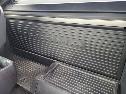 Used 2025 Toyota Tacoma SR image 23