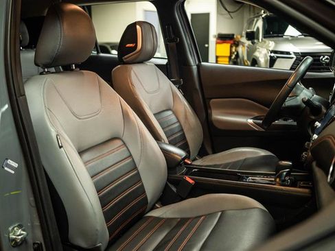 Used 2024 Nissan Kicks SR w/ SR Premium Package FWD image 13