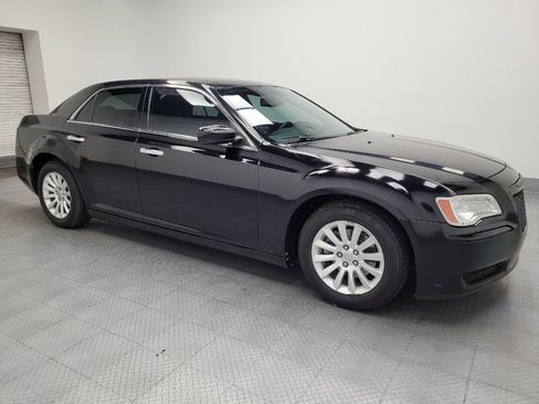 Used 2014 Chrysler 300 RWD image 11