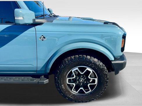 Used 2022 Ford Bronco Outer Banks image 4