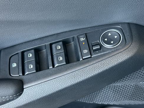Used 2024 Kia Seltos EX FWD image 13