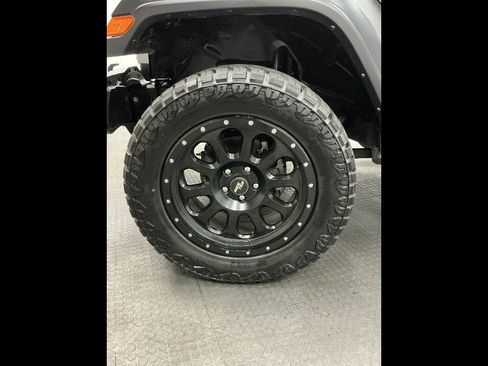 Used 2024 Jeep Gladiator Sport AWD/4WD image 37