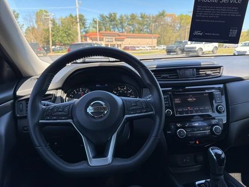 Used 2019 Nissan Rogue SV image 25