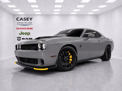 Used 2023 Dodge Challenger SRT Hellcat RWD image 1