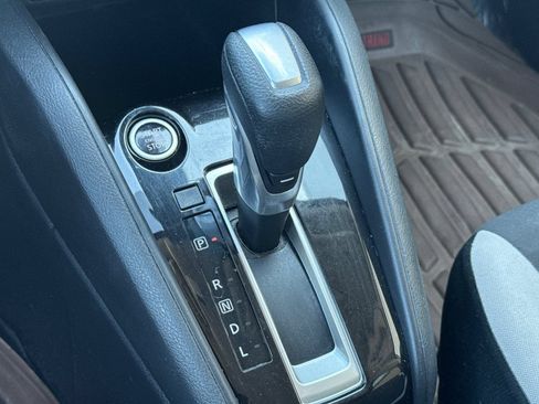 Used 2021 Nissan Versa SV FWD image 33