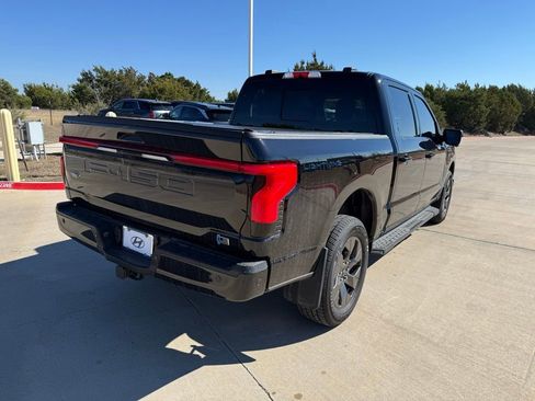 Used 2022 Ford F150 Lightning Lariat image 5