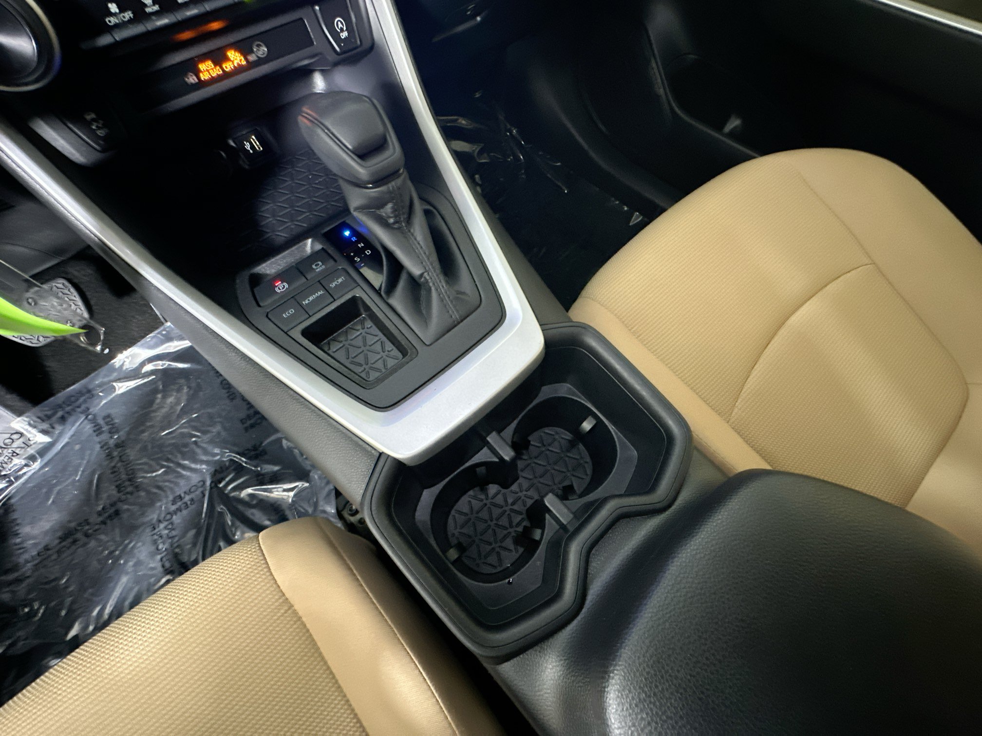 Certified 2025 Toyota RAV4 LE FWD image 21