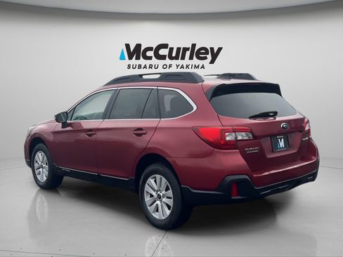 Used 2018 Subaru Outback 2.5i Premium image 3
