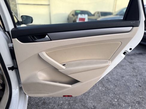 Used 2015 Volkswagen Passat 1.8T Limited Edition image 23