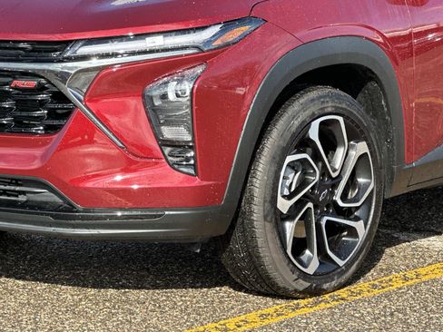 Certified 2025 Chevrolet Trax RS w/ Sunroof Package image 7