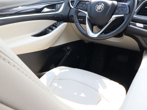 Used 2024 Buick Enclave Premium AWD/4WD image 13