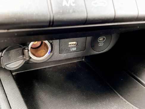 Used 2024 Hyundai Elantra SE image 28