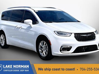 Certified 2021 Chrysler Pacifica Touring-L