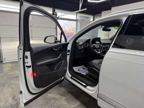 Used 2017 Audi Q7 3.0T Premium Plus w/ Premium Plus Package image 10