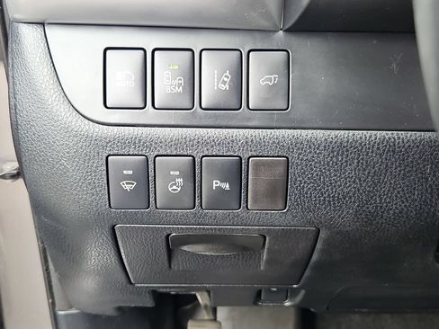 Used 2014 Toyota Highlander Limited Platinum AWD/4WD image 18