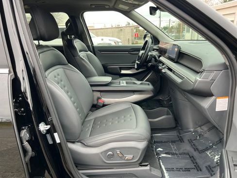 Used 2024 Kia EV9 Wind image 11